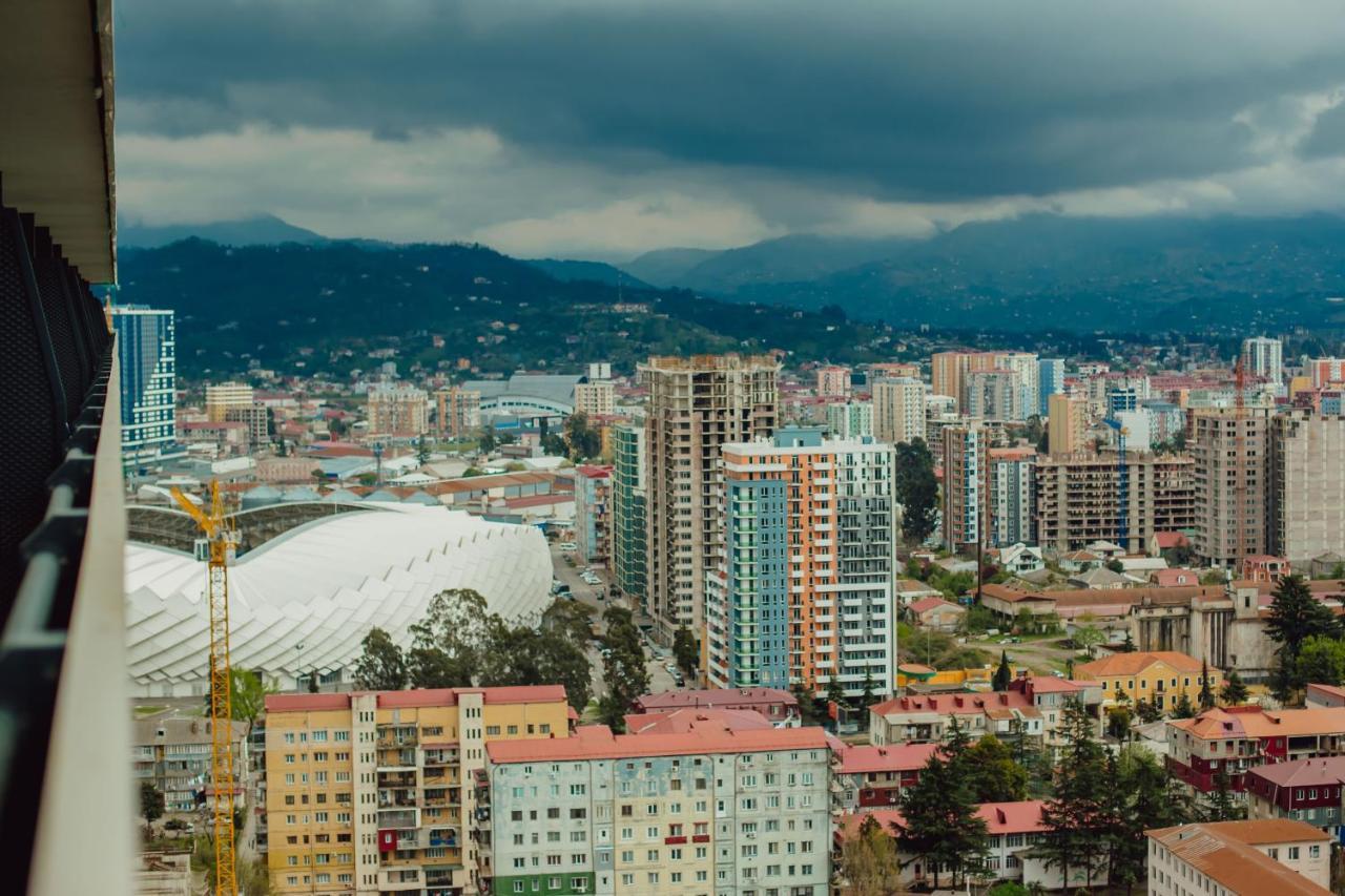 V. Orbi City Appartamento Batumi Esterno foto